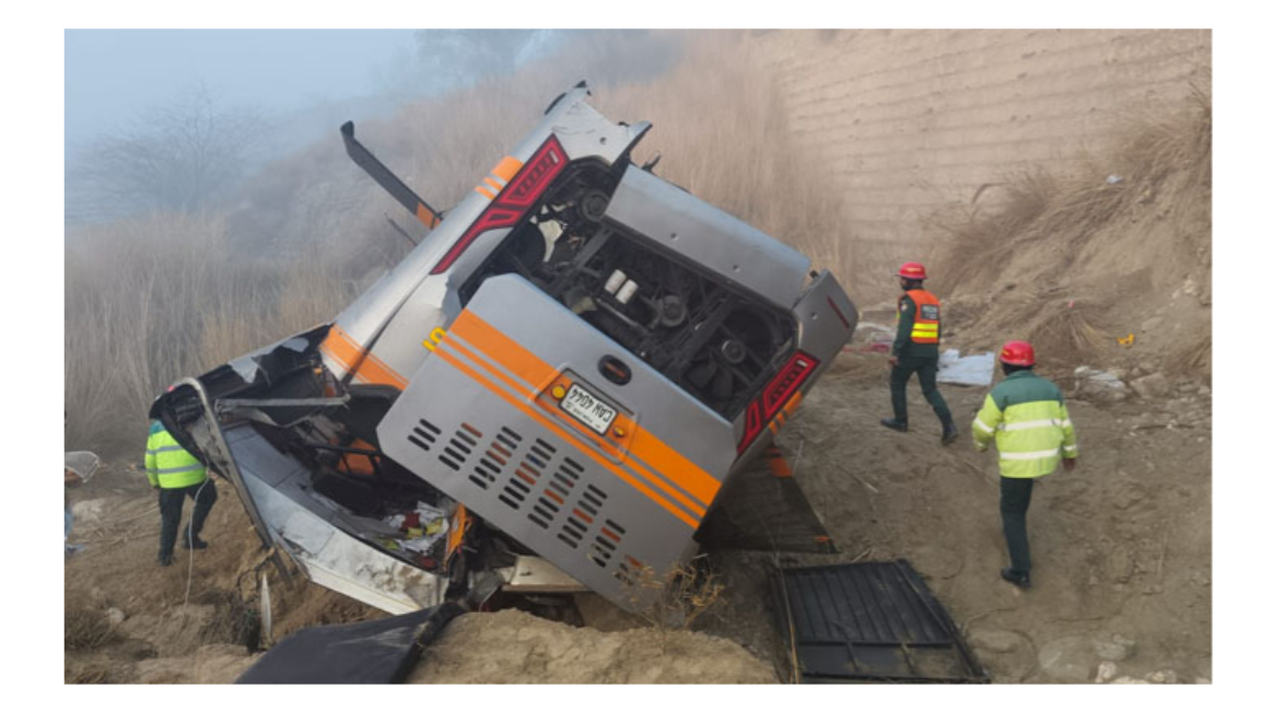 تلہ گنگ،بس کھائی میں جا گری،5 مسافر جاں بحق،27 زخمی