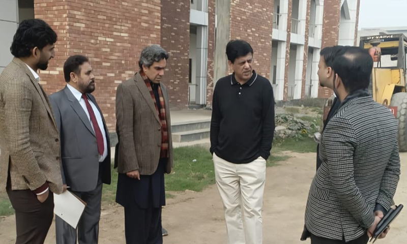 لاہور: وفاقی سیکرٹری مذہبی امور کا  زیر تعمیر نئے حاجی کیمپ کا دورہ