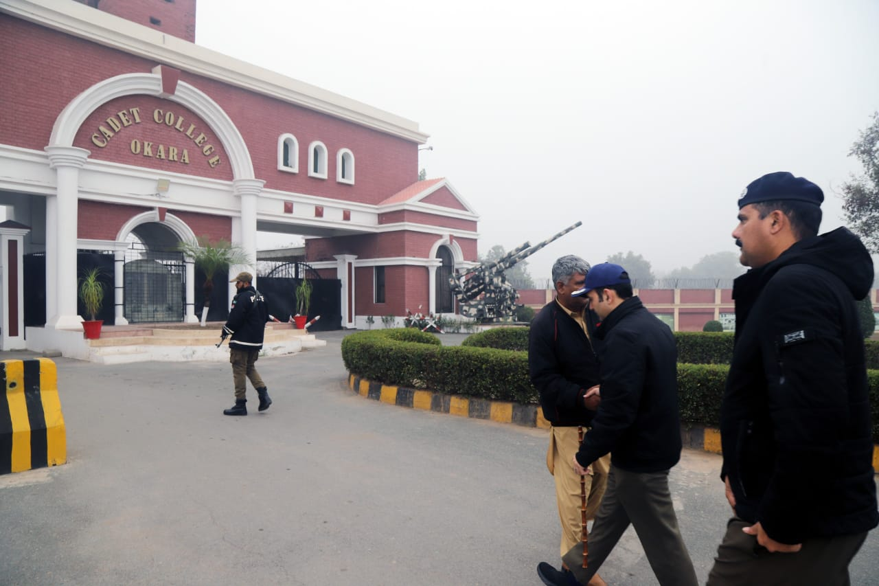 اوکاڑہ: ڈی پی او کے مختلف مقامات کے دورے، سیکیورٹی، سروس ڈلیوری اور پولیس ویلفیئر کا جائزہ