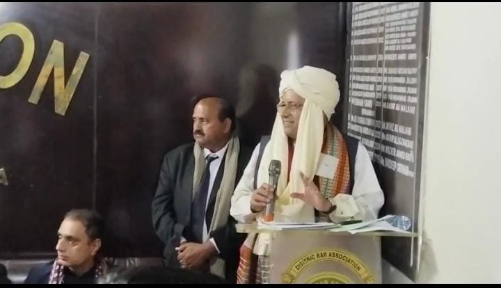 نوجوان وکلا عدلیہ اور قوم کا مستقبل ہیں، کامیابی محنت اور ایمانداری سے ممکن ہے: چیف جسٹس سندھ