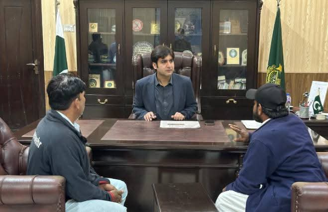 ٹھٹھہ:ڈپٹی کمشنر  کی اوپن ڈور پالیسی، شہریوں کے مسائل کے فوری حل کی ہدایات