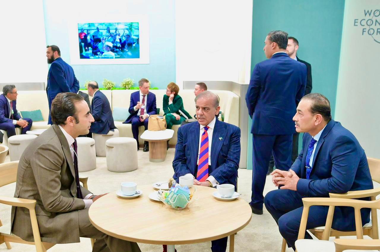 ڈیووس: بلاول  کی  وزیراعظم شہباز شریف اور فیلڈ مارشل عاصم منیر  سےملاقات