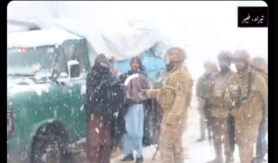 وادی تیراہ میں شدید برف باری، پاک فوج کا بھرپور ریلیف آپریشن جاری