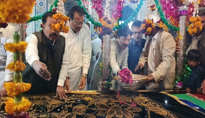 ٹھٹھہ: حضرت عبداللہ شاہ اصحابی کا 387واں سالانہ عرس مبارک شروع، صوبائی وزیر نے افتتاح کیا
