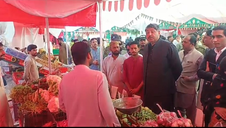 اوکاڑہ،کمشنر ساہیوال کا نگہبان رمضان کارڈ سنٹر کا دورہ