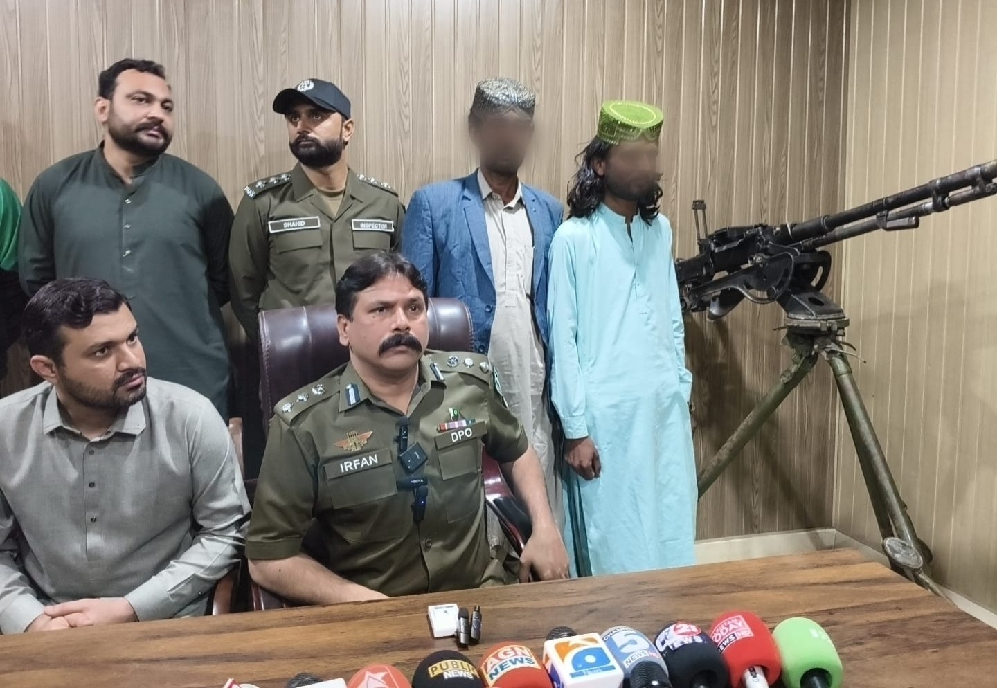 رحیم یار خان:ایک کروڑ روپے سر کی قیمت والے کچے کے خطرناک ڈاکو نے سرنڈر کر دیا