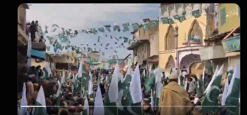 زیارت میں فتںہ الہندوستان کے خلاف عوامی ریلی،ہزاروں افراد شریک