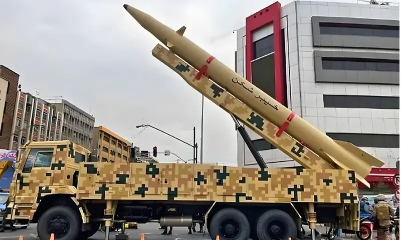 ایران کے اسرائیل اور امریکی اہداف پر خیبر شکن، عماد میزائل سے حملے