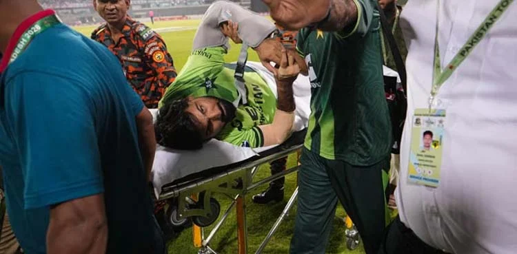 ‎بنگلادیش کے خلاف میچ میں حسین طلعت زخمی، اسپتال منتقل