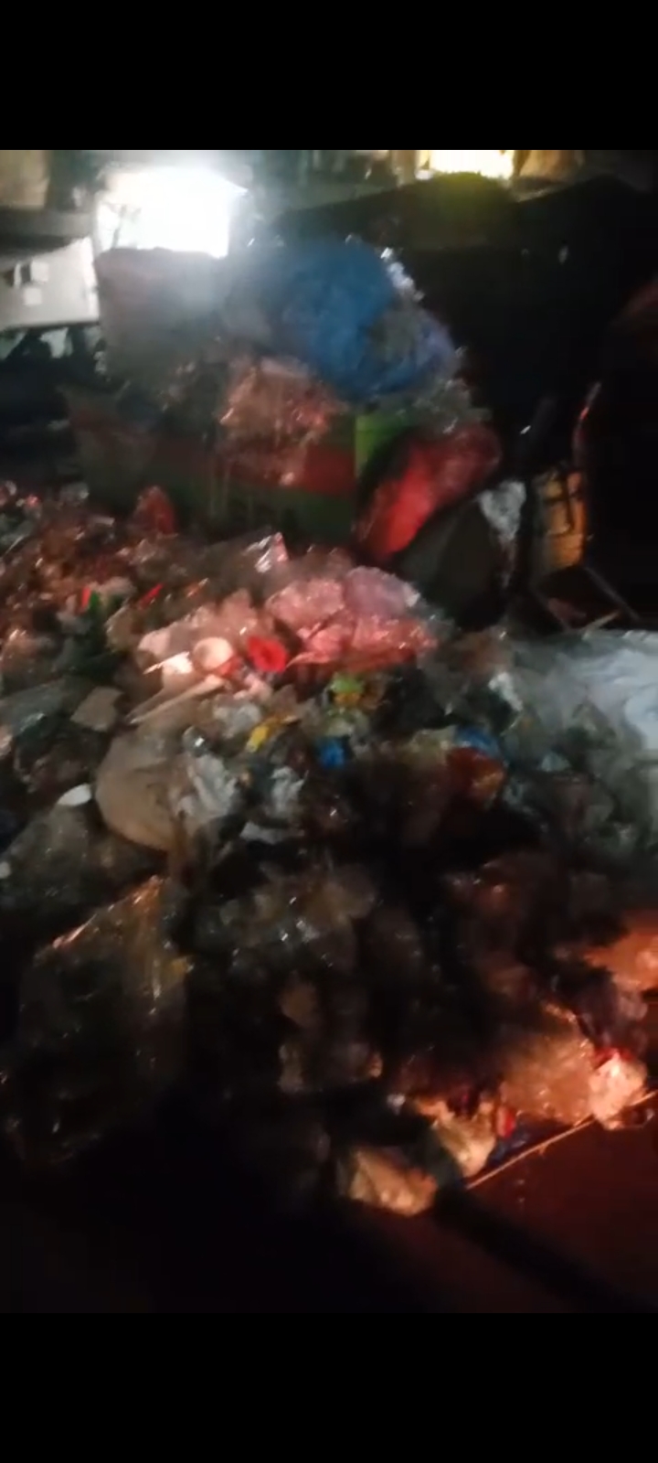 دربار بابا بلہے شاہ کے مزار کے قریب گندگی کے ڈھیر ،انتظامیہ بے خبر