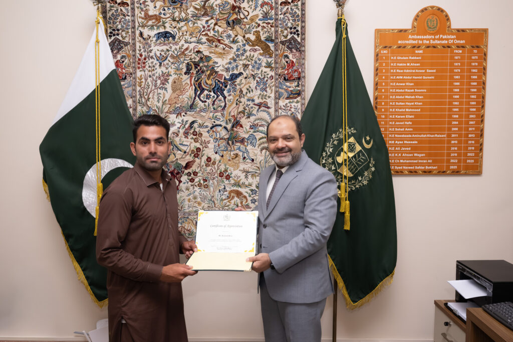 The Embassy of Pakistan in Muscat honored a Pakistani expatriate, Shehzad Khan, aged 25, after he rescued two Indians who were trapped inside a car during the rains in Muscat Governorate.