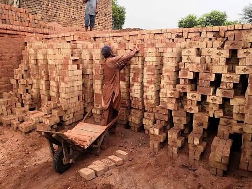 اینٹوں کی قیمتوں میں بڑا اضافہ،سرکاری ریٹ پر دستیابی کی استدعا