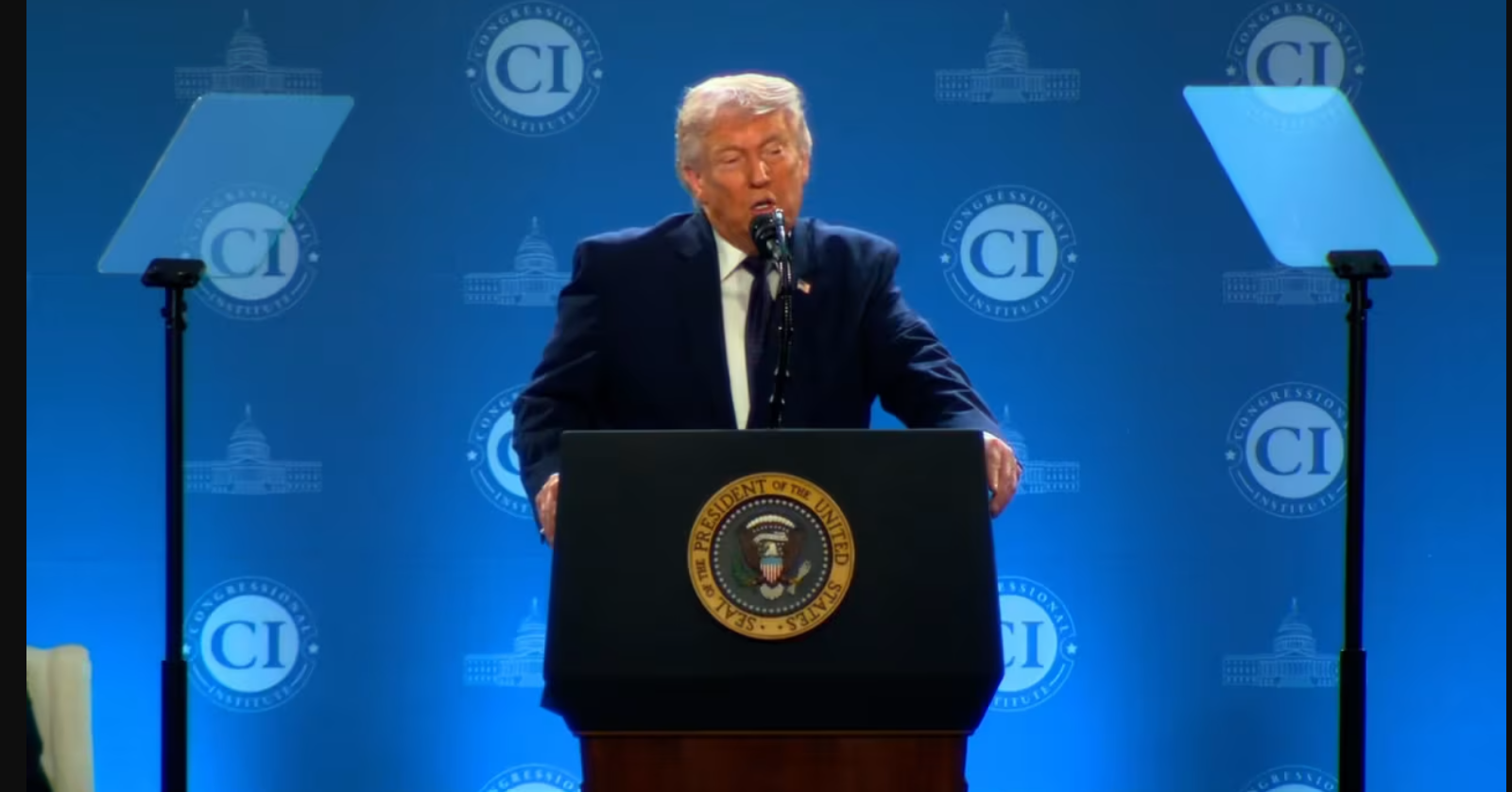 آبنائے ہرمز کھولنے کے لیے اتحادی ممالک کا جلد اعلان کریں گے: ٹرمپ