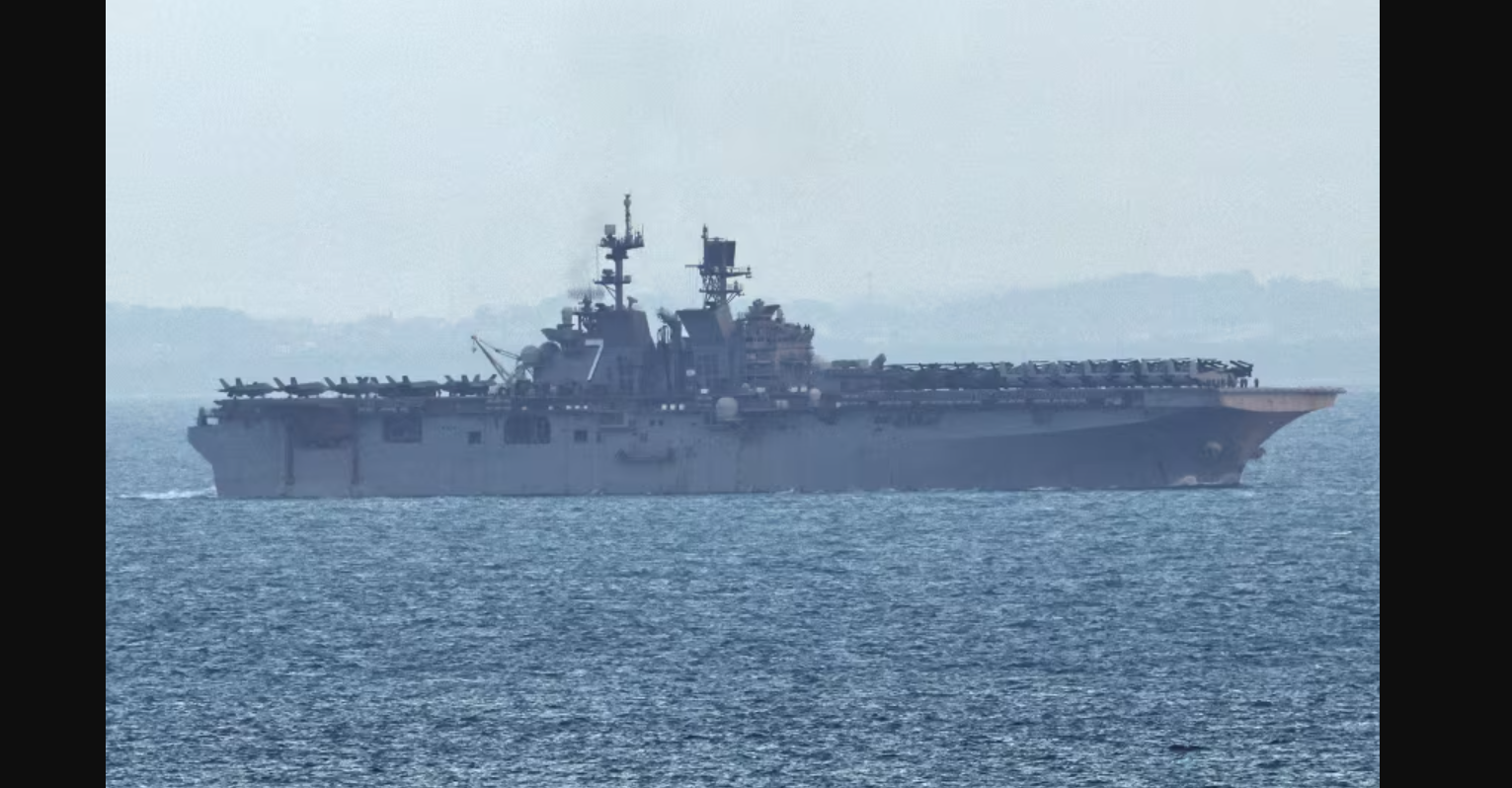 امریکی بحری جنگی جہاز مشرقِ وسطیٰ کی جانب ، سنگاپور کے قریب آبنائے ملاکا تک پہنچ گیا