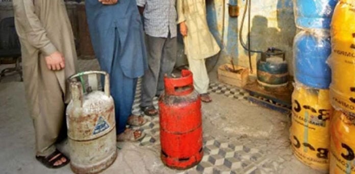ایل پی جی کی قیمت 650 روپیہ فی کلو،شہری سخت پریشان