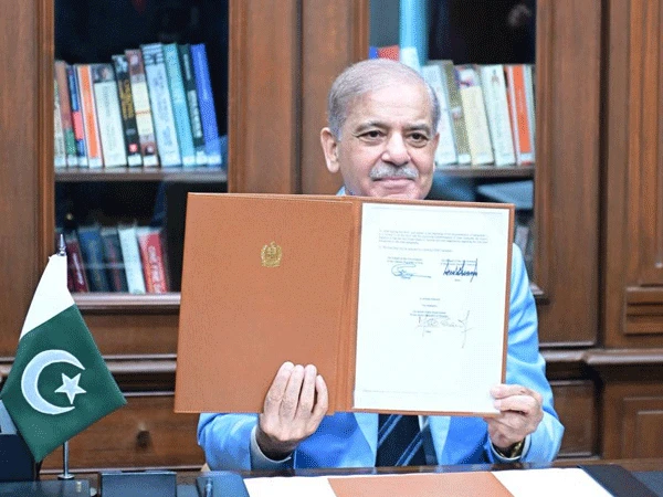 وزیراعظم پاکستان  نے  اسلام آباد مفاہمتی یاداشت پر دستخط کر دیئے