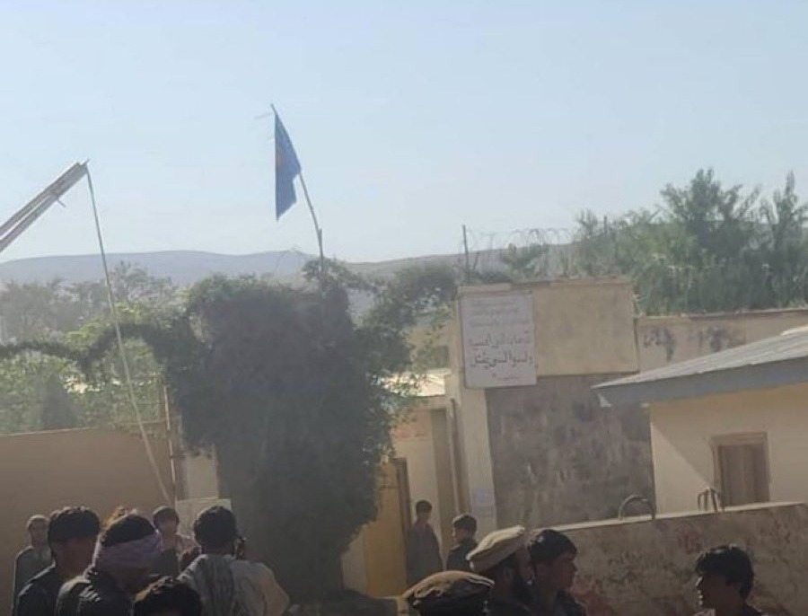 بدخشان میں طالبان مخالف جنگجوؤں کا ضلعی ہیڈکوارٹر پر علامتی قبضہ، اپنا پرچم  لہرا دیا